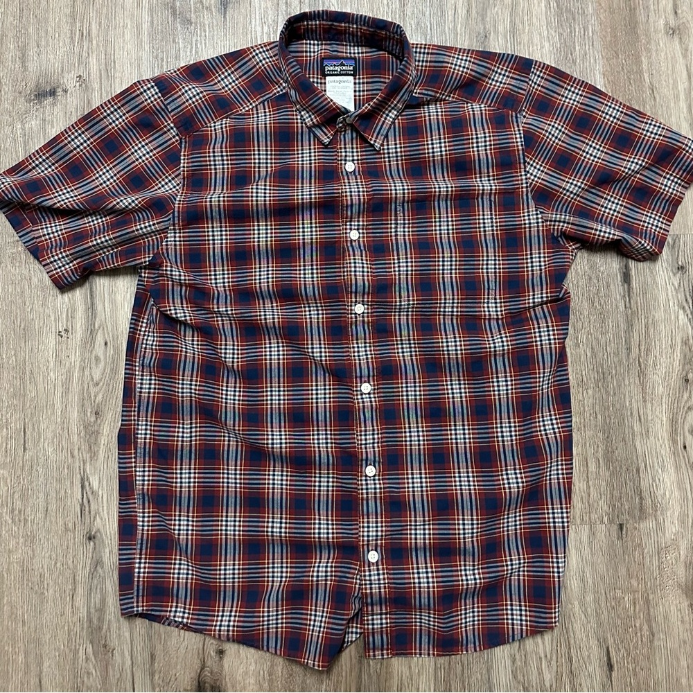Patagonia men’s button down.